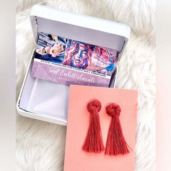 NeW:MaCrAmÈ MoDeRn CoTToN KnOttEd EaRriNg StUdS eArRiNgS hAnDcRaFtEd By LaNeY - Picture 3 of 16